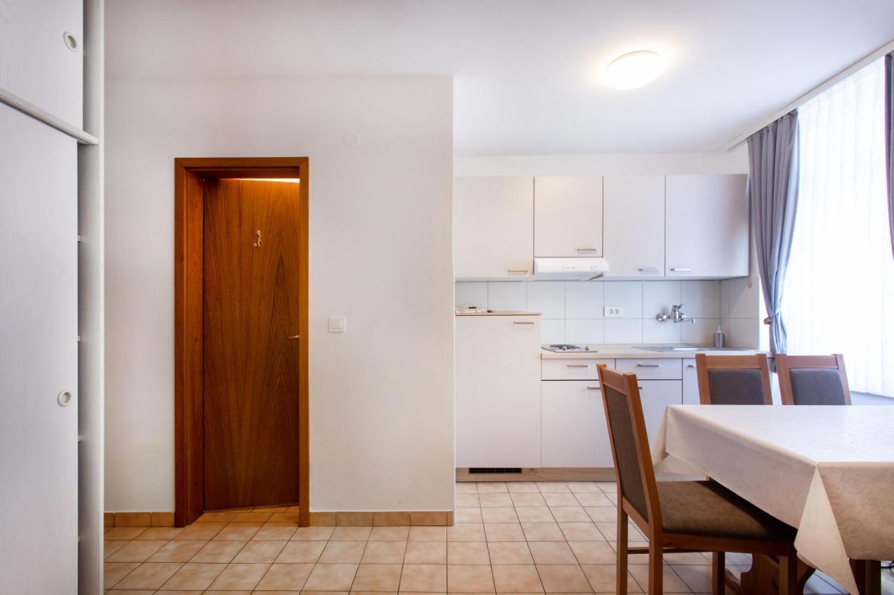 Apartmaji Pri Perotu Izola Eksteriør billede