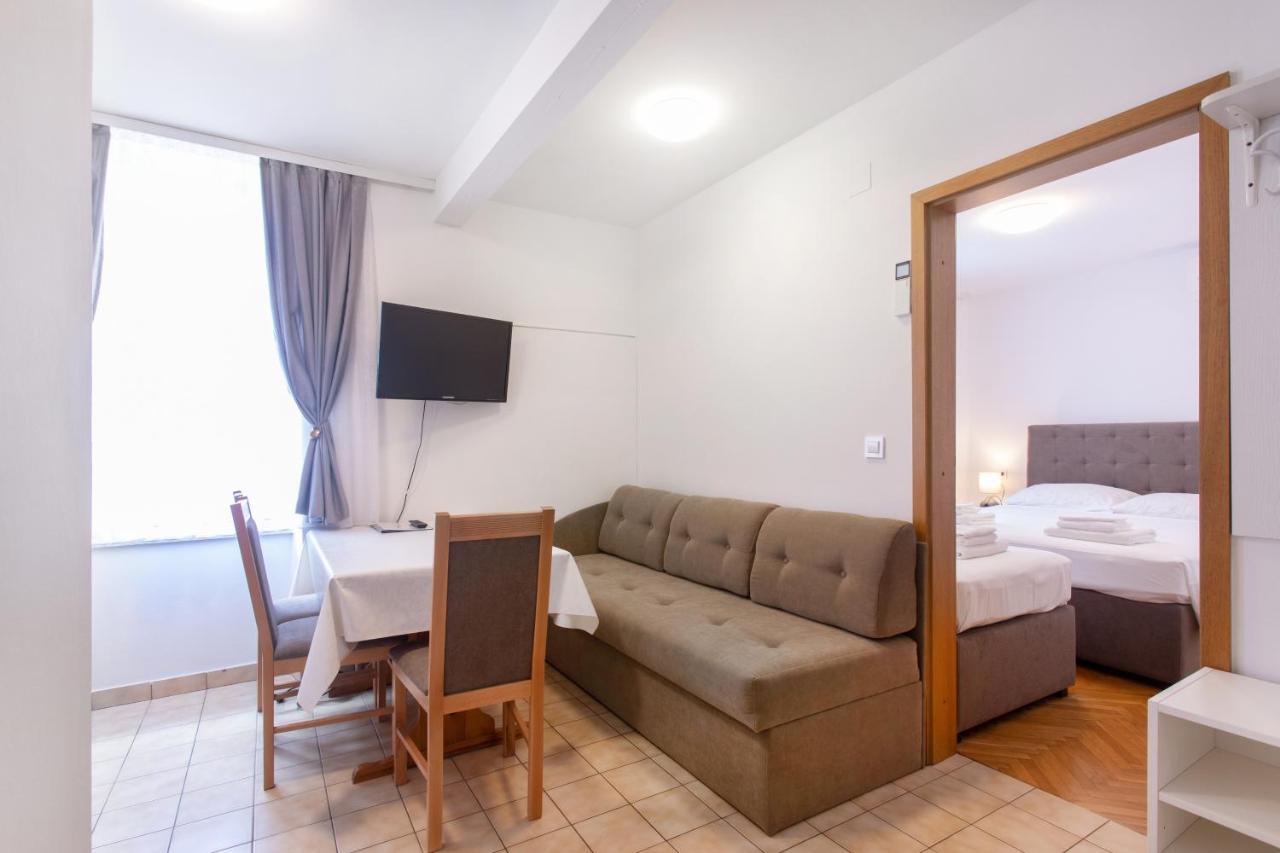 Apartmaji Pri Perotu Izola Eksteriør billede