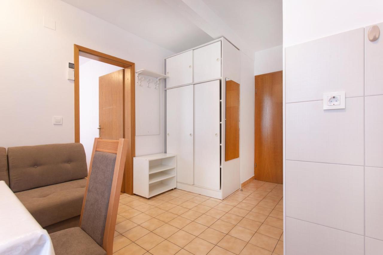 Apartmaji Pri Perotu Izola Eksteriør billede