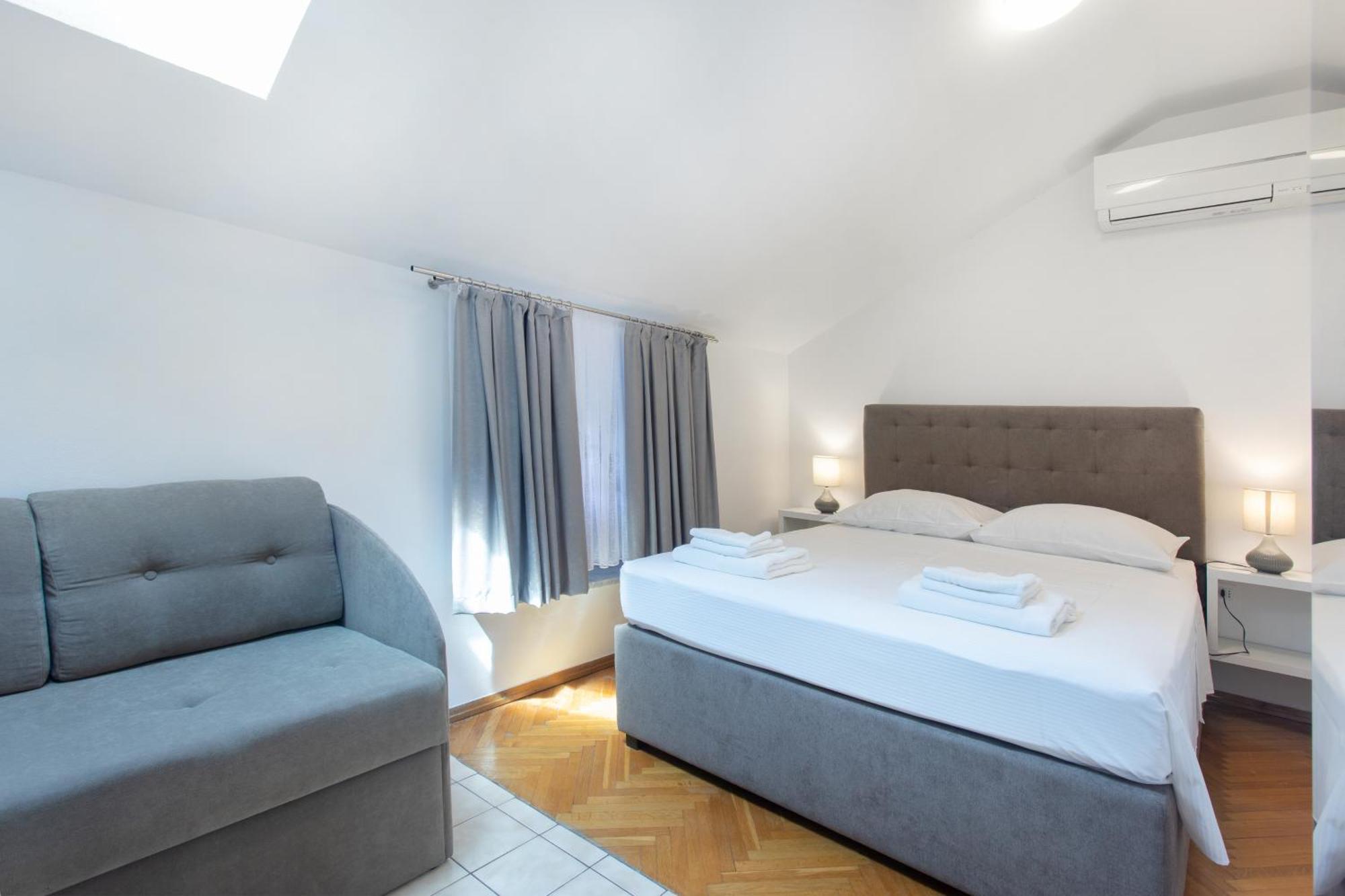 Apartmaji Pri Perotu Izola Eksteriør billede